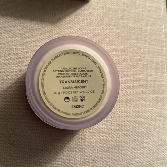 NIB Laura Mercier Translucent Loose Setting Powder Ultra-Blur - Picture 3 of 3